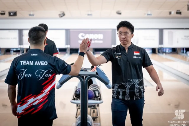[55th Singapore International Open 2025] 

Friendly Rivalry ⚔️

True rivals don’t bring each other down, they raise the bar. Again and again. A friendly rivalry is one of the greatest forces for greatness. It keeps you hungry, humble, and always striving. 

Rivalry isn’t about winning — it’s about becoming. Someone who makes you want to show up on your worst days and level up on your best. 

It’s proof that growth thrives in challenge, and greatness is a team effort 

Because real rivals aren’t enemies — they’re mirrors showing us who we could become. 

📸 Click the Facebook link in our bio to catch more epic rivalries in action!